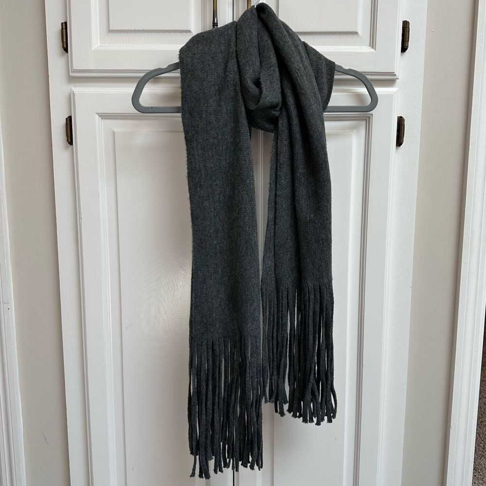 NWT Lucky Brand Charcoal Gray Fringe Scarf